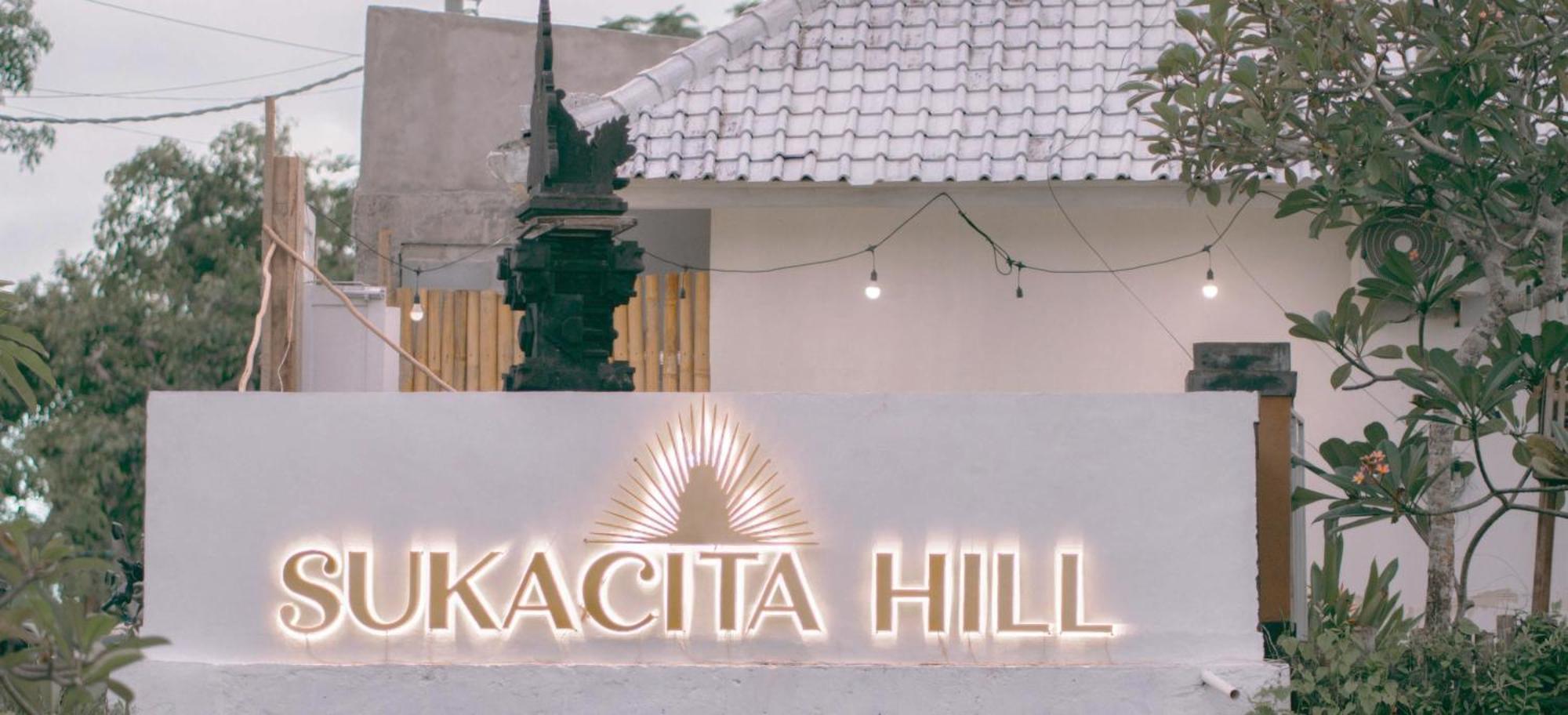 乌鲁瓦图 Sukacita Hill酒店 外观 照片